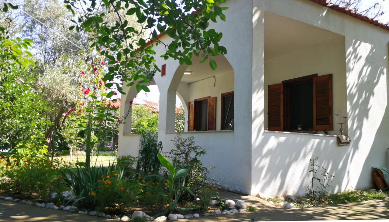Garden Bungalow Valentina สตาวรอส ภายนอก รูปภาพ